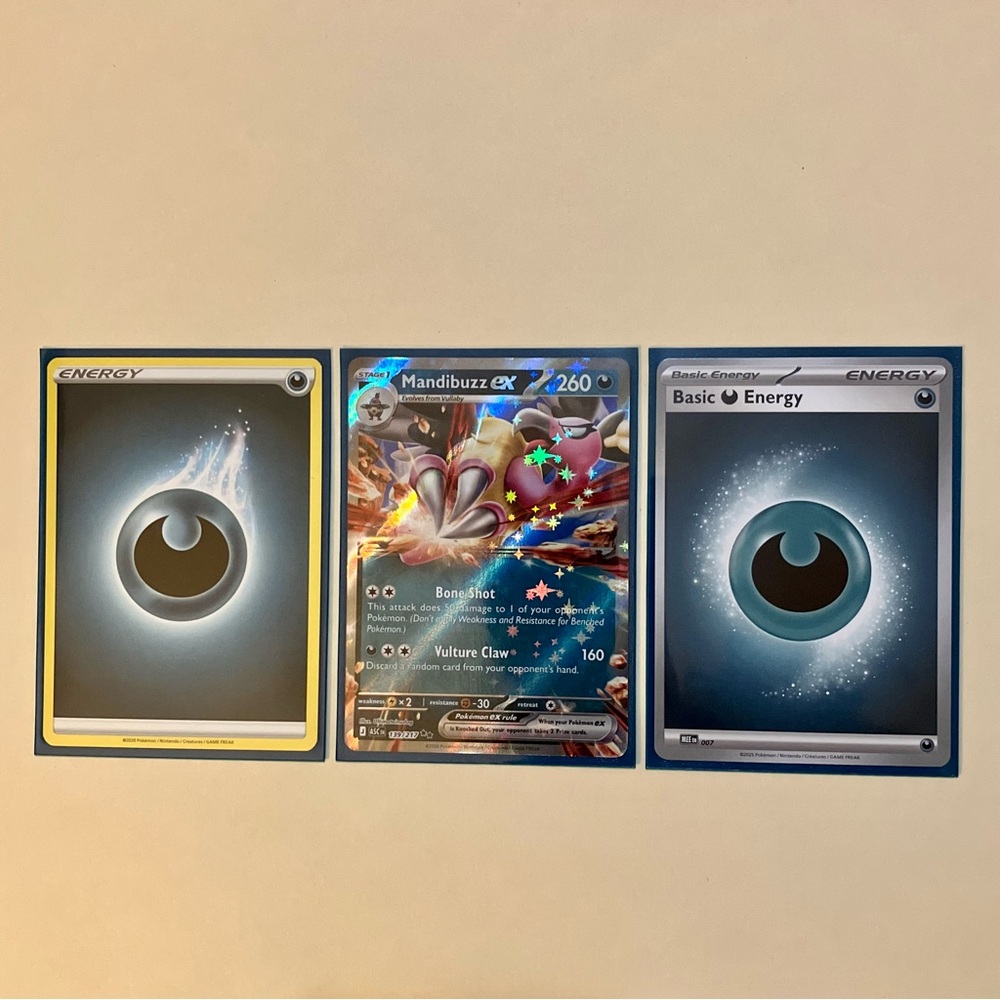 3x Darkness Pokémon Cards 😈